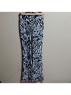 Black and White Zebra Print Pants Size Small